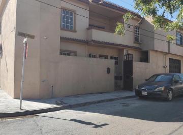 Casa · 190ha · 11 Recámaras · 8 Estacionamientos · Invierte en Esta Propiedad con un 11 Departamentos en Las Puentes San Nicolás de Los Garza