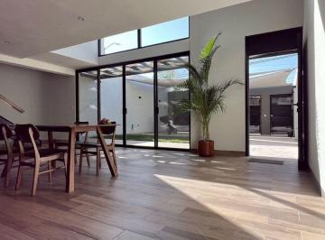 Casa · 200m² · 1 Recámara · 2 Estacionamientos · Casa - Fraccionamiento Santa Bárbara