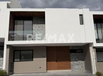 Casa en condominio · 219m² · 3 Recámaras · 2 Estacionamientos · Venta Casa El Olmo Nuevo Refugio - (4)