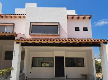 Casa · 225m² · 3 Recámaras · 2 Estacionamientos · Casa en Venta Entrega Inmediata en Fraccionamiento Privado