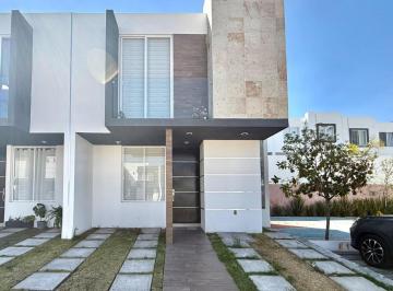 Casa en condominio · 123m² · 3 Recámaras · 2 Estacionamientos · Casa en Condominio en Venta en San Isidro, Querétaro, Querétaro