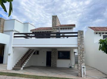 Casa · 188m² · 3 Recámaras · 2 Estacionamientos · Casa en Azul Pacifico