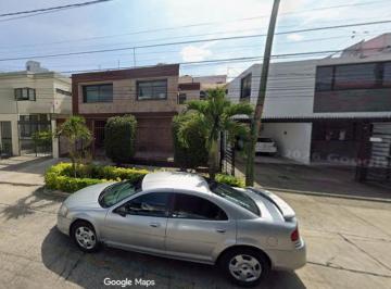 Casa de 4 habitaciones, Guadalajara · Venta de Casa en San Uriel Col. Chapalita Guadalajara Jalisco