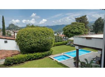 Casa de 6 habitaciones, Valle de Bravo · Casa en Renta por Temporada/centro/ Valle de Bravo