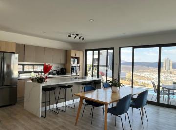 Casa en condominio de 2 habitaciones, Querétaro · Se Renta Casa Nueva en Cumbres del Lago con Alberca Propia y Vista Espectacular