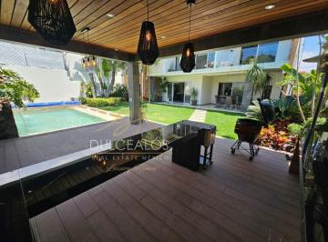 Casa de 4 habitaciones, Cuernavaca · Casa en Venta Cuernavaca Norte Lomas del Sol 4 Recamaras Alberca Terrazas Jardin