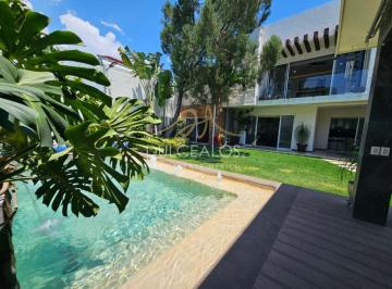 Casa de 4 habitaciones, Cuernavaca · Casa en Venta Cuernavaca Norte Lomas del Sol 4 Recamaras Alberca Terrazas Jardin