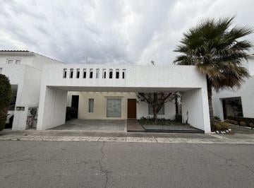 Casa · 195m² · 2 Recámaras · 2 Estacionamientos · Casa en Venta en Residencial El Castaño Metepec