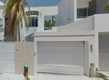 Casa 280m² Venta Cancún · Casa con 280 m² Superficie de Terreno, 4 Recámaras en Venta en Supermanzana 12
