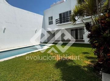 Casa de 4 habitaciones, Emiliano Zapata · Casa en Venta con 4 Recámaras y 404 m² Superficie de Terreno, Burgos Bugambilias, Cuernavaca