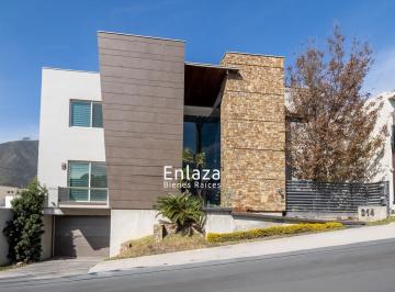Casa premium en Colinas de San Jerónimo con recámara en planta baja · Casa en Colinas de San Jerónimo