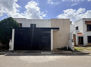 Casa · 294m² · 4 Recámaras · 2 Estacionamientos · Casa en Ciudad Caucel Gran Santa Fe