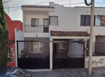 Casa de 4 habitaciones, Guadalajara · Casa con 177 m² Superficie de Terreno, 4 Recámaras en Venta, Santa Mónica