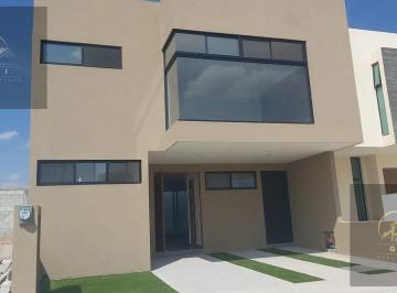 Casa · 270m² · 3 Recámaras · 2 Estacionamientos · Casa en Fraccionamiento El Mirador