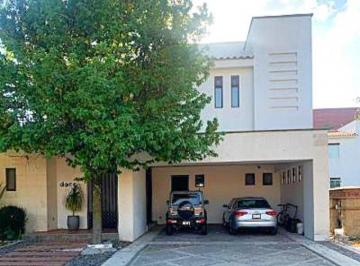 Casa de 4 habitaciones, Metepec · Casa en Venta en Providencia, Metepec