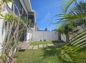 Casa · 350m² · 3 Recámaras · 3 Estacionamientos · Casa Nueva Minimalista en El Fracc. Burgos Bugambilias, Temixco Morelos.