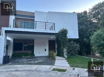 Casa · 247m² · 3 Recámaras · 2 Estacionamientos · ¡Bonita Casa en Venta en Residencial Aqua!