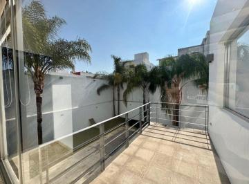 Casa de 3 habitaciones, Querétaro · Renta de Casa con Alberca en Doble Terreno en Cumbres del Lago, Juriquilla