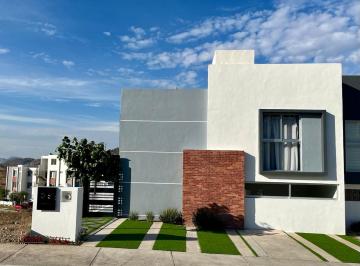 Casa en condominio de 4 habitaciones, Zapopan · Casa en Renta en Colinas de San Isidro