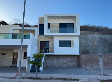 Casa en condominio de 3 habitaciones, Mazatlán · Casa Nueva 3 Rec. con Espacio, Lujo y Funcionalidad
