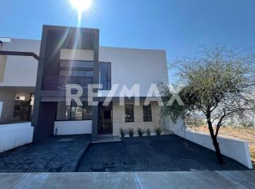 Casa en condominio · 325m² · 4 Recámaras · 3 Estacionamientos · ¡Estrena Casa Moderna en Lomas de Juriquilla! - (4)