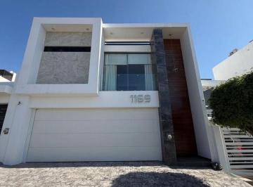 Casa de 3 habitaciones, Culiacán · Casa en Venta en Interlomas Culiacán