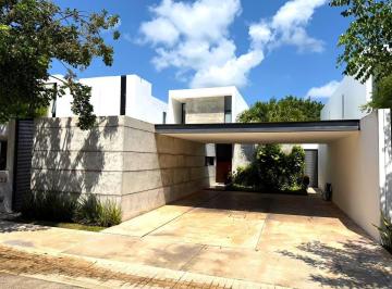 Casa en condominio · 301m² · 3 Recámaras · 2 Estacionamientos · Residencia en Venta en San José Tulipanes, Amenidades Premium y Alberca Privada