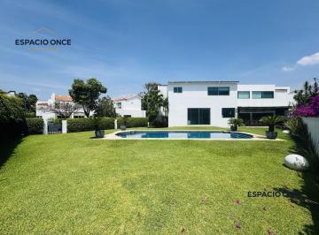 Casa · 490m² · 4 Recámaras · 6 Estacionamientos · Casa en Fraccionamiento Kloster Sumiya
