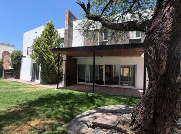 Casa · 420m² · 4 Recámaras · 6 Estacionamientos · Casa - Condominio La Hacienda
