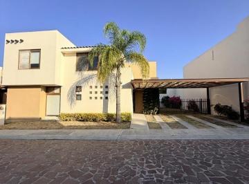 Casa de 4 habitaciones, Querétaro · Casa Amplia en Privada en Cumbres de Lago Juriquilla