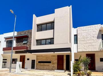 Casa · 198m² · 3 Recámaras · 3 Estacionamientos · Casa en Venta en Arbolada By Cumbres