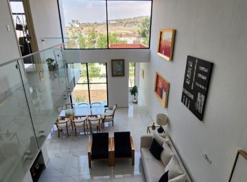 Casa · 300m² · 3 Recámaras · 2 Estacionamientos · Venta Preciosa Residencia con Doble Altura y Sotano Dentro de Parque Malta Lomas de Angelopolis Pueb