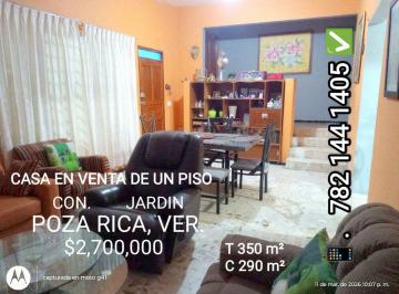 Casa de 3 habitaciones, Poza Rica de Hidalgo · Cómoda Casa de un Nivel con Jardín en Venta, a Unos Pasos del Imss en Poza Rica, Col. Miguel Hidalgo