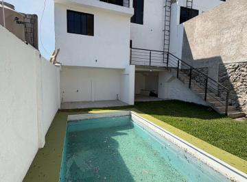 Casa de 3 habitaciones, Cuernavaca · Casa con Alberca en Fraccionamiento