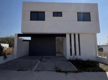 Casa · 174m² · 4 Recámaras · 2 Estacionamientos · Casa en El Encino