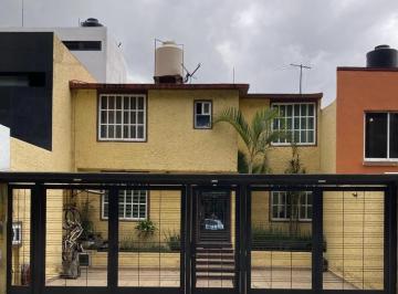Casa · 158m² · 3 Recámaras · 2 Estacionamientos · Excelente Casa en Venta en Fuentes de Satélite