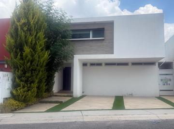 Casa · 220m² · 3 Recámaras · 4 Estacionamientos · Renta Casas Queretaro Juriquilla Cerca de Comercios Escuelasuniversidades