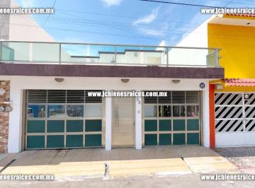 Casa de 3 habitaciones, Veracruz · Casa en Venta de 08 X 20 en Los Volcanes Veracruz Puerto a Pasos de La Av Principal. ️