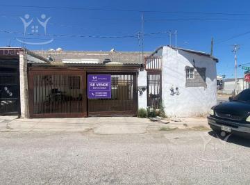 Casa · 92m² · 2 Recámaras · 2 Estacionamientos · Casa en Fraccionamiento Los Arcos