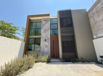 bb21ed82a8d9bdc419a20bd013b9cb3e6bbd856f56be5efb4cfb2b416c04011d · Casa en Venta con Alberca en Pedregal Residences, Colima