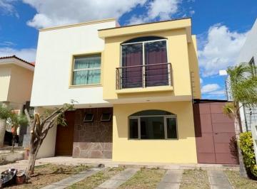 Casa en condominio de 4 habitaciones, Tlajomulco de Zúñiga · Casa en Venta y Renta Dentro de Coto en Casa Fuerte, Tlajomulco