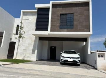 Casa · 200m² · 3 Recámaras · 2 Estacionamientos · Casa en La Palmilla