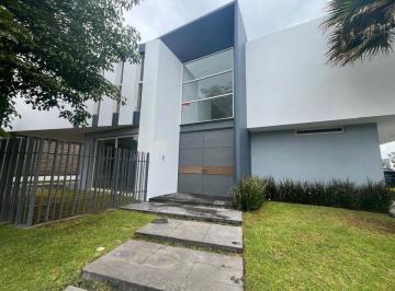 Casa de 4 habitaciones, Zapopan · Casa Venta y Renta Solares