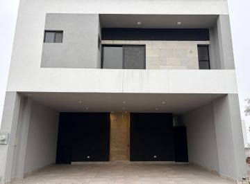 Casa · 230m² · 3 Recámaras · 3 Estacionamientos · Casa en Residencial La Montaña