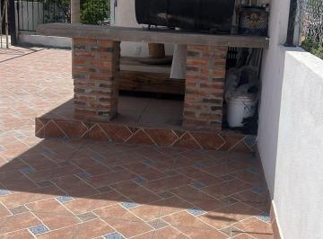 Casa de 4 habitaciones, San Luis Potosí · Casa en Esquina con Locales Comerciales y Departamento Amueblado