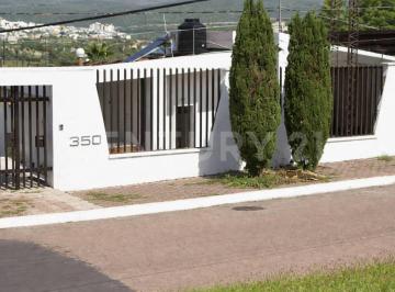 Casa · 658m² · 5 Recámaras · 2 Estacionamientos · Casa en Venta Juriquilla, Querétaro.