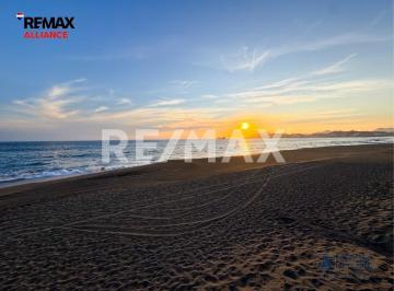 Departamento · 3 Recámaras · 1 Estacionamiento · Vive a Pie de Playa, con Alberca y Una Vista de Ensueños - (4)
