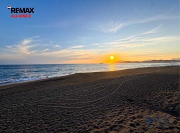Departamento · 3 Recámaras · 1 Estacionamiento · Vive a Pie de Playa, con Alberca y Una Vista de Ensueños - (4)