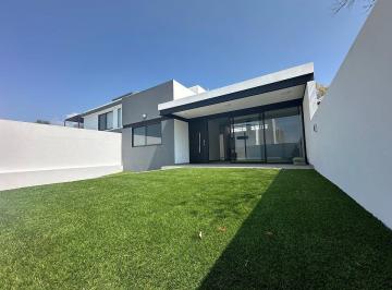 0cfab5c5502efe14aa2514565ac69213002c211fdb6a7e4673ae30ae350ae3d4 · Casa Univel Nueva en Venta, Col. Lomas de Cortés con Vigilancia