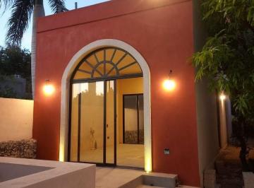 Casa · 174m² · 2 Recámaras · 1 Estacionamiento · Casa en Venta en Mérida, Centro, 1 Planta, San Cristobal, Centro